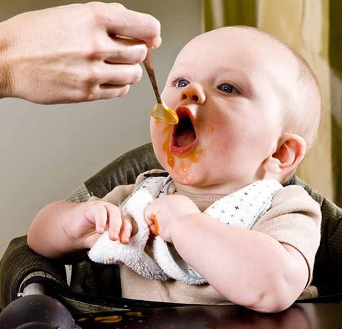 تغذیه نوزاد صفر تا یک ساله