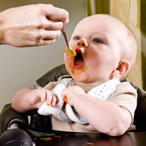 تغذیه نوزاد صفر تا یک ساله